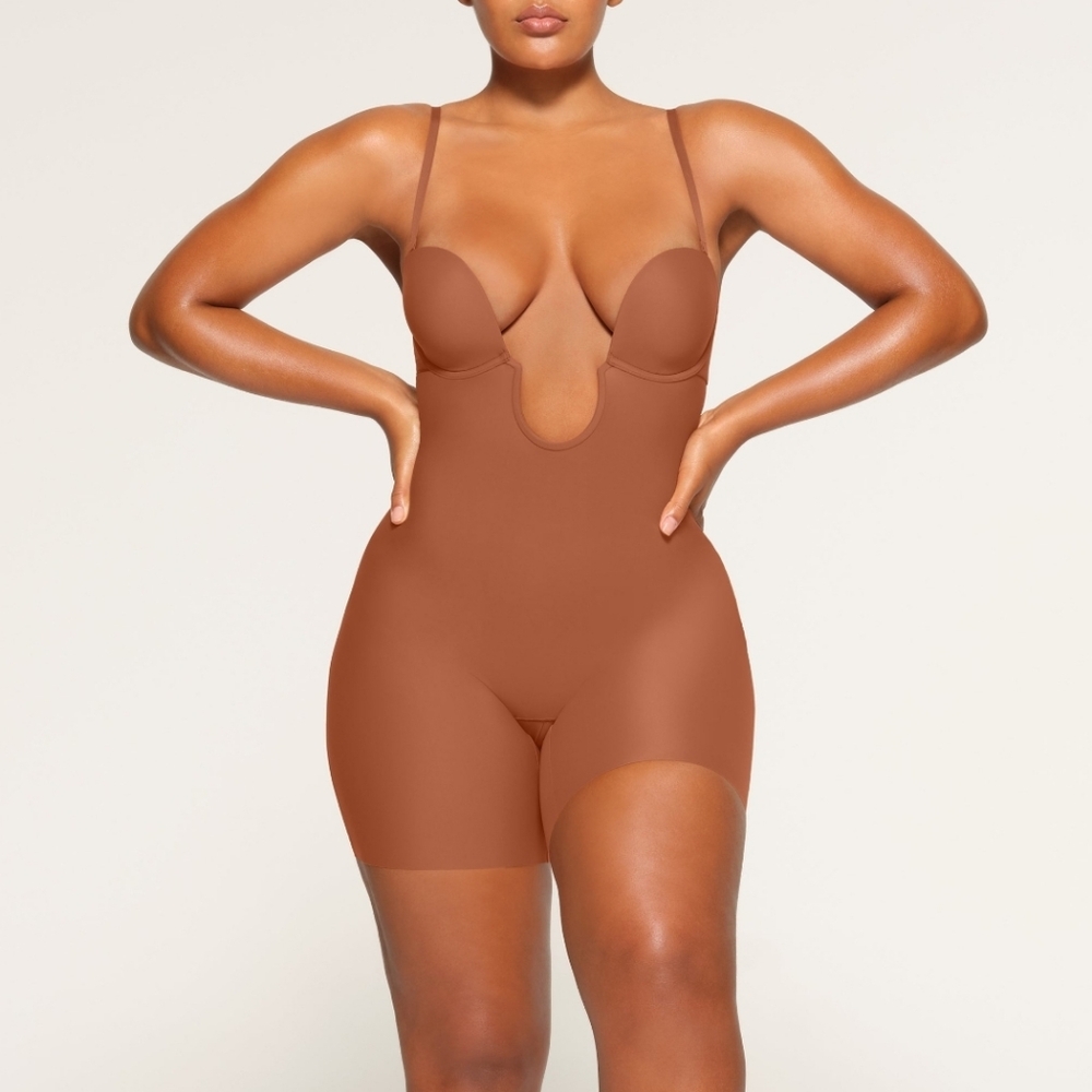 Skims XXS deep plunge bodysuit bnwt